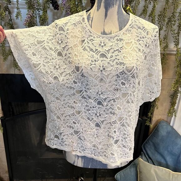 white lace t-shirt  - Picture 2 of 7